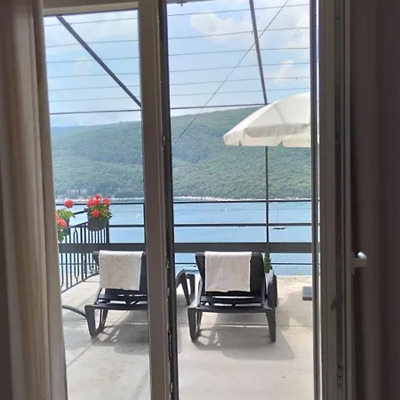 Bruna Mit Terrasse Und Meerblick By Interhome *