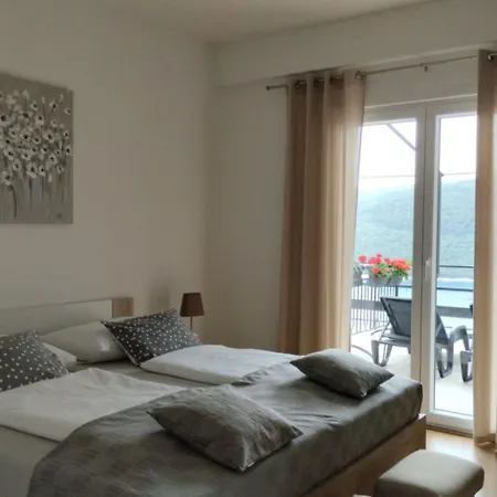 Bruna Mit Terrasse Und Meerblick By Interhome Appartamento *
