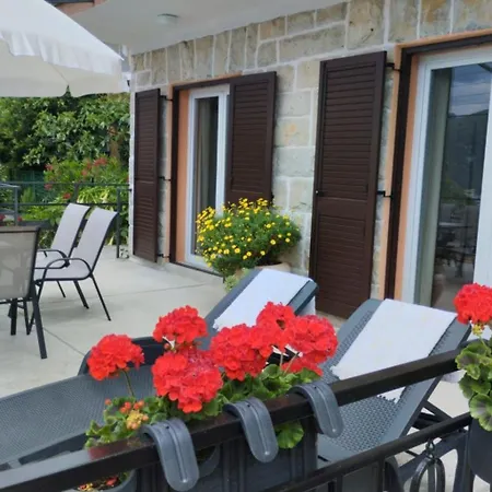Appartamento Bruna Mit Terrasse Und Meerblick By Interhome